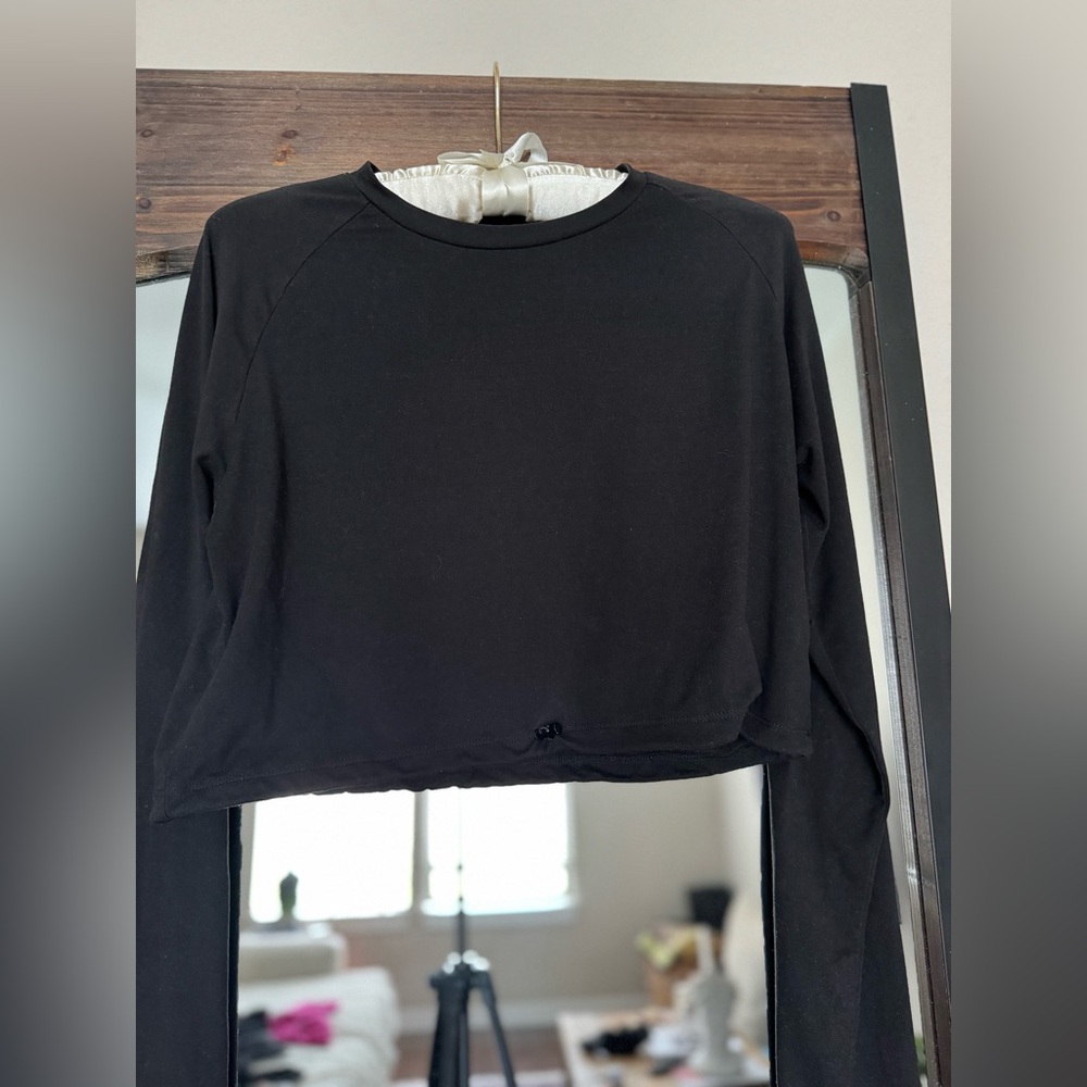 ACTA Black Long Sleeve Crop Sweatshirt Activewear